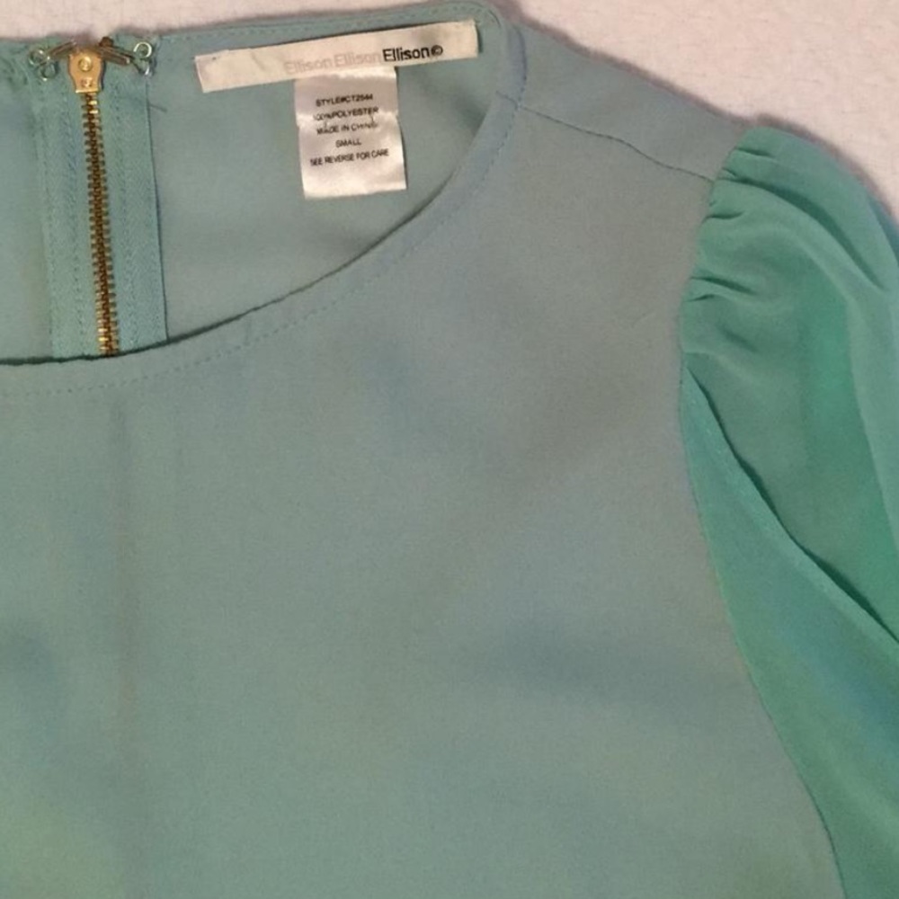 Sexy Green Ellison Blouse with Arm Flare - NWOT - Picture 6 of 8